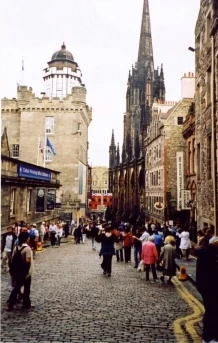 Edinburgh, during the Festival: Misdirection